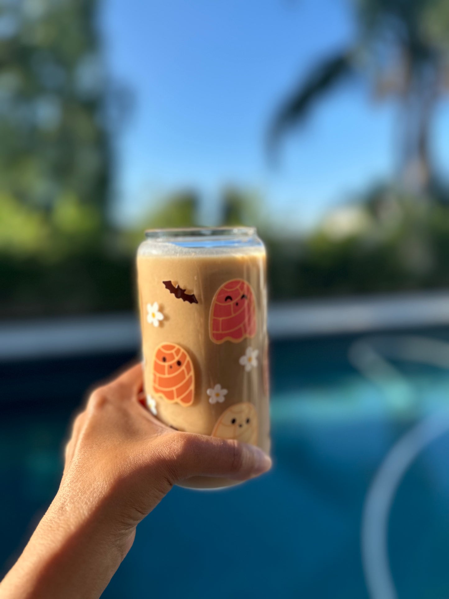 Concha Ghost 16oz Glass Can